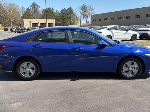 New 2026 Hyundai Elantra SE image 4