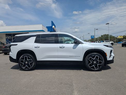 New 2026 Chevrolet Traverse High Country w/ LPO, Floor Liner Package FWD image 3