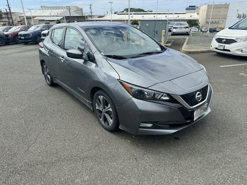Used 2018 Nissan Leaf SV image 2
