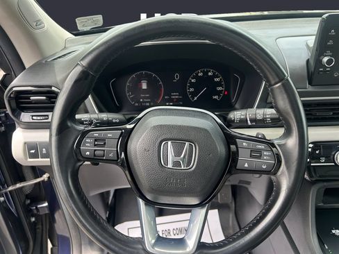 Used 2023 Honda Pilot Touring image 12