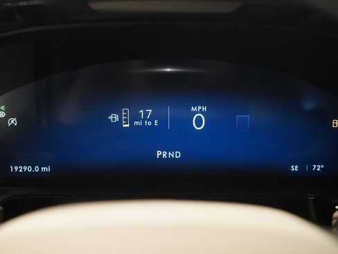Used 2024 Lincoln Corsair FWD image 17