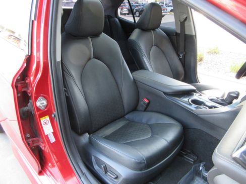 Used 2019 Toyota Camry XSE w/ Driver Assist Package FWD image 24