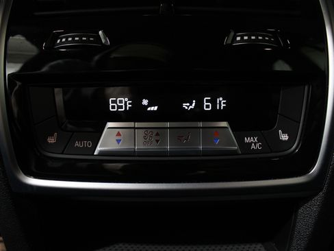 Used 2019 BMW X5 xDrive40i w/ M Sport Package image 23