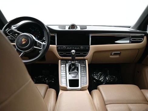 Used 2021 Porsche Macan AWD/4WD image 14