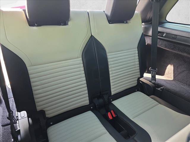 Used 2021 Land Rover Discovery S R-Dynamic AWD/4WD image 13