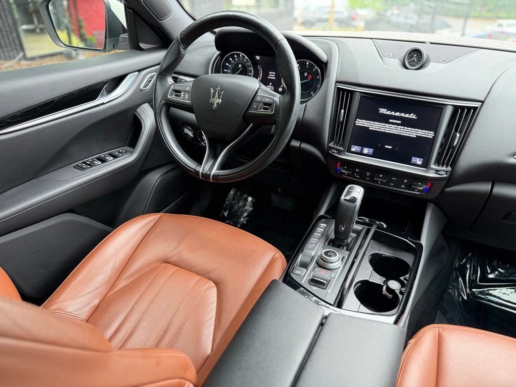 Used 2022 Maserati Levante GT AWD/4WD image 42