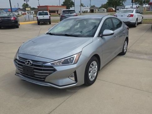 Used 2020 Hyundai Elantra SE FWD image 7