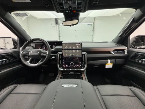 New 2026 GMC Yukon XL Denali w/ Denali Reserve Package AWD/4WD image 3