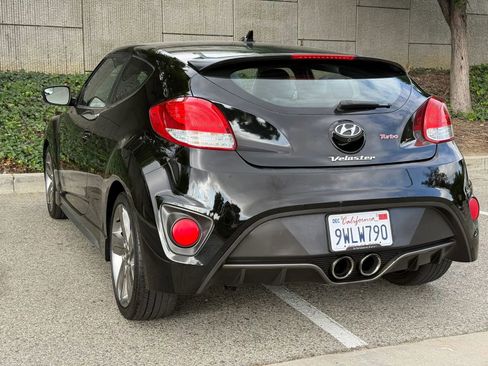 Used 2015 Hyundai Veloster Turbo FWD image 12