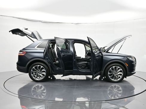 Used 2023 Lincoln Nautilus Reserve image 48