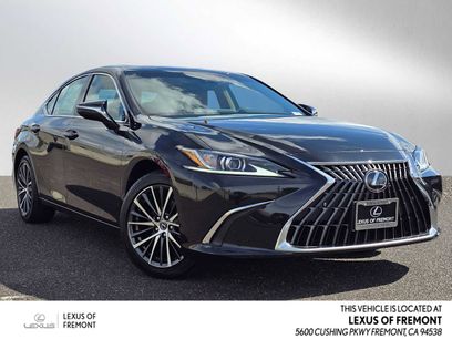 New 2025 Lexus ES 300h w/ Premium Package