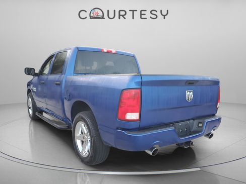 Used 2017 RAM 1500 Express w/ Express Value Package image 2