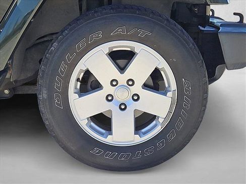 Used 2011 Jeep Wrangler Unlimited Sahara w/ Connectivity Group image 22