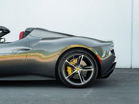 Used 2023 Ferrari 296 GTS RWD image 5