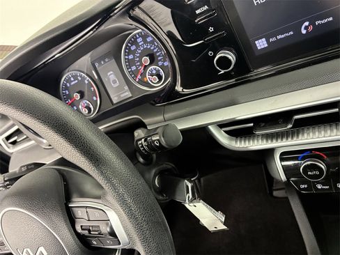 Used 2022 Kia K5 LX image 24