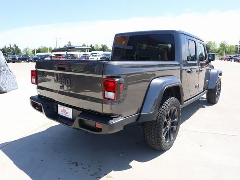New 2025 Jeep Gladiator Sport image 19