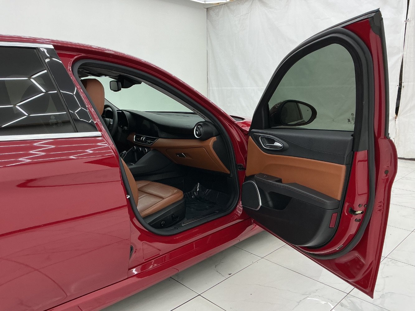 Used 2019 Alfa Romeo Giulia RWD image 17