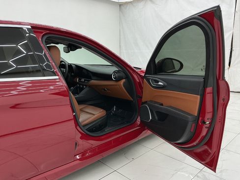Used 2019 Alfa Romeo Giulia RWD image 17