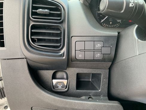 Used 2025 RAM ProMaster 2500 w/ Convenience Group FWD image 16