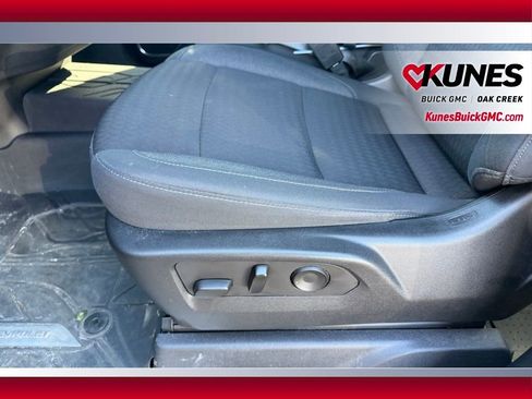 Used 2022 Chevrolet Silverado 1500 LT w/ Convenience Package II image 11