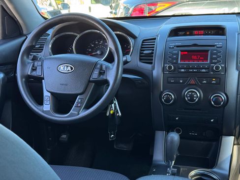 Used 2012 Kia Sorento LX w/ Convenience Pkg image 26