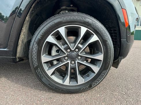 Used 2023 Jeep Grand Cherokee L Overland AWD/4WD image 41
