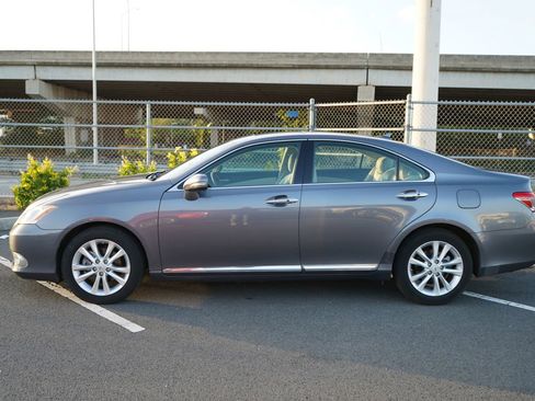 Used 2012 Lexus ES 350 FWD image 2