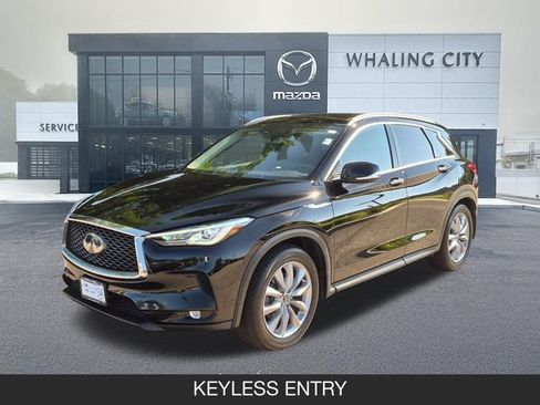 Used 2019 INFINITI QX50 Luxe w/ Navigation Package AWD/4WD image 3
