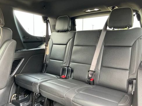 Used 2025 Chevrolet Tahoe Premier AWD/4WD image 36