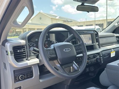 New 2025 Ford F350 XLT w/ FX4 Off-Road Package image 10