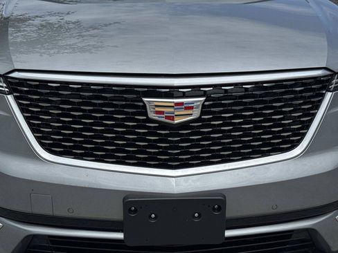 Used 2025 Cadillac XT6 Premium Luxury FWD image 8