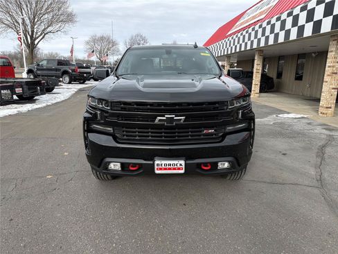 Used 2021 Chevrolet Silverado 1500 LT Trail Boss w/ Convenience Package II AWD/4WD image 2