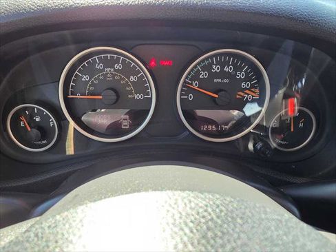 Used 2016 Jeep Wrangler Unlimited Sahara AWD/4WD image 24
