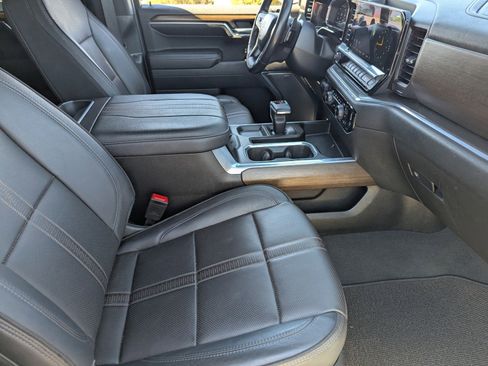 Certified 2024 Chevrolet Silverado 1500 High Country w/ Technology Package image 11