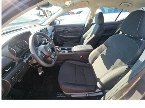Used 2025 Nissan Sentra S image 22