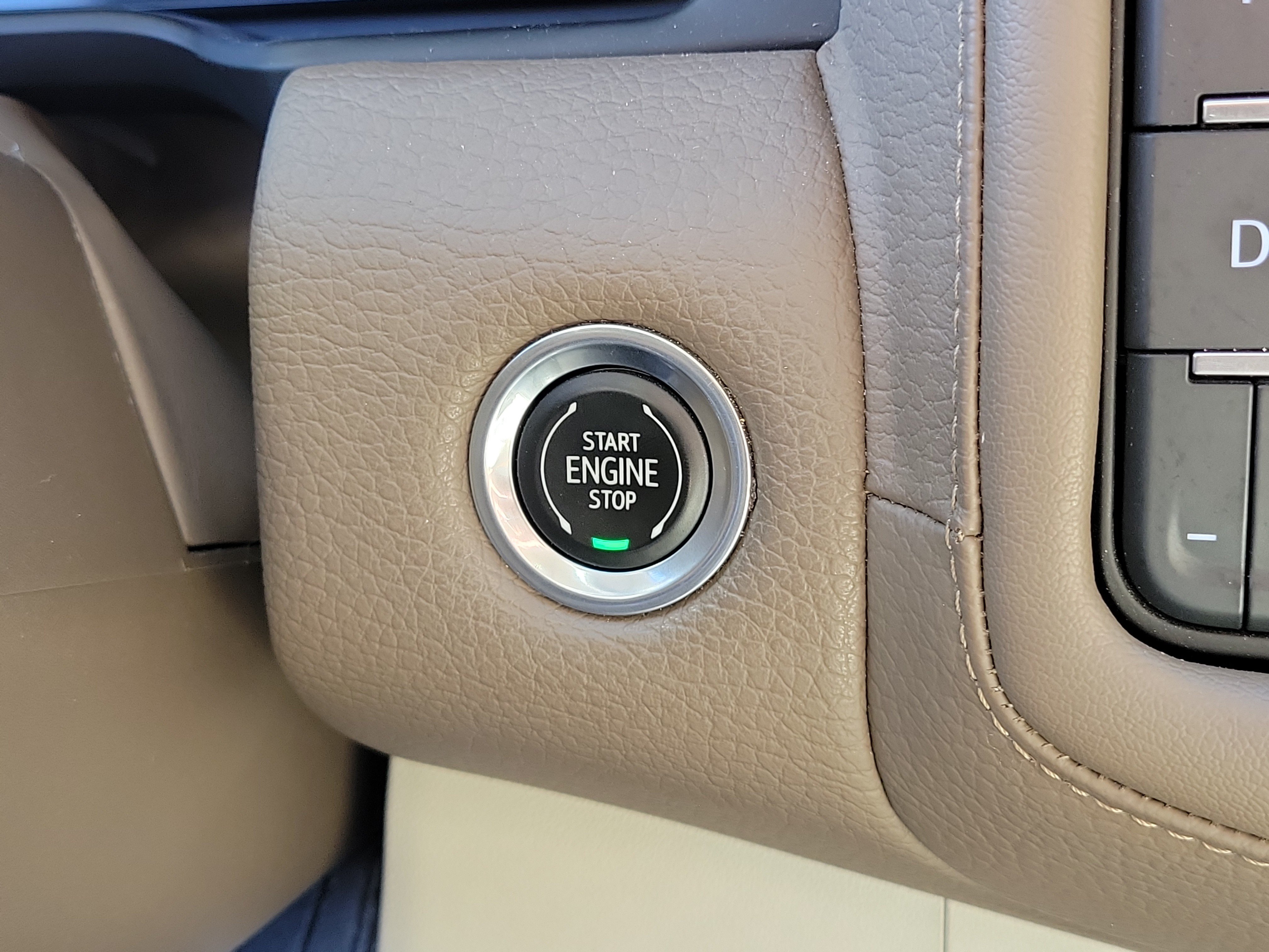 Used 2022 GMC Yukon XL Denali AWD/4WD image 29