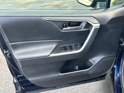 Used 2020 Toyota RAV4 XLE w/ Convenience Package AWD/4WD image 14