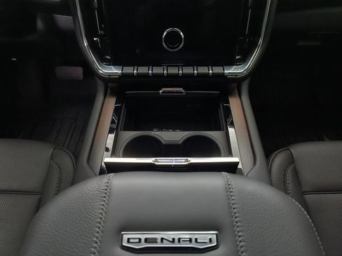 Used 2026 GMC Yukon XL Denali w/ Advanced Technology Package AWD/4WD image 15