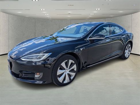 Used 2021 Tesla Model S Long Range Plus image 7