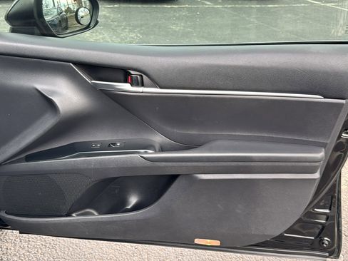 Used 2018 Toyota Camry SE image 24
