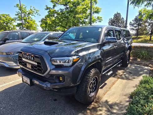 Used 2022 Toyota Tacoma TRD Sport w/ Technology Package RWD image 11