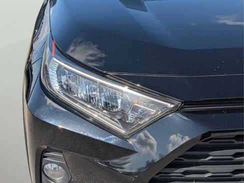 Used 2021 Toyota RAV4 XLE FWD image 10