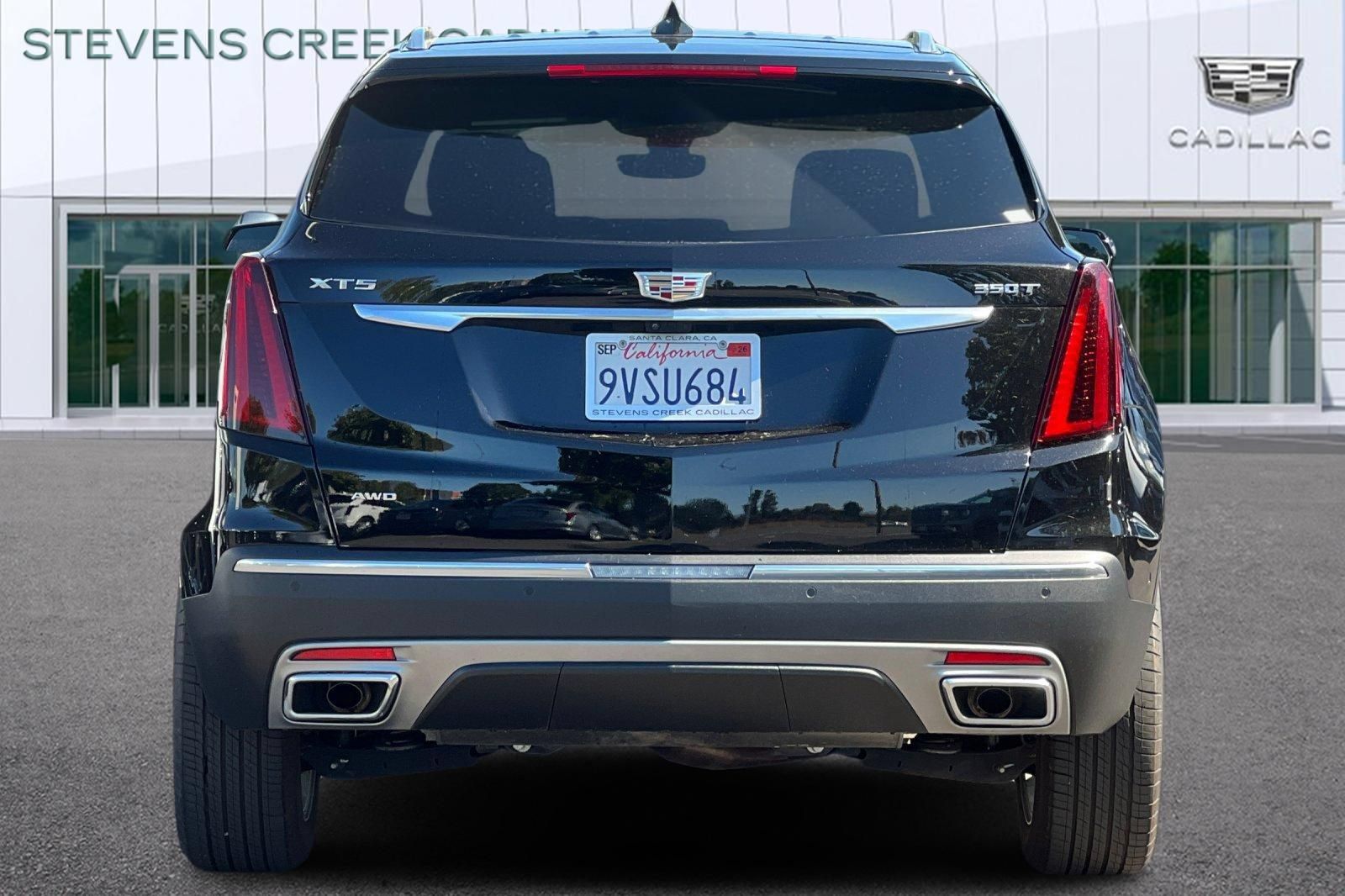 Used 2025 Cadillac XT5 Premium Luxury w/ Technology Package AWD/4WD image 4