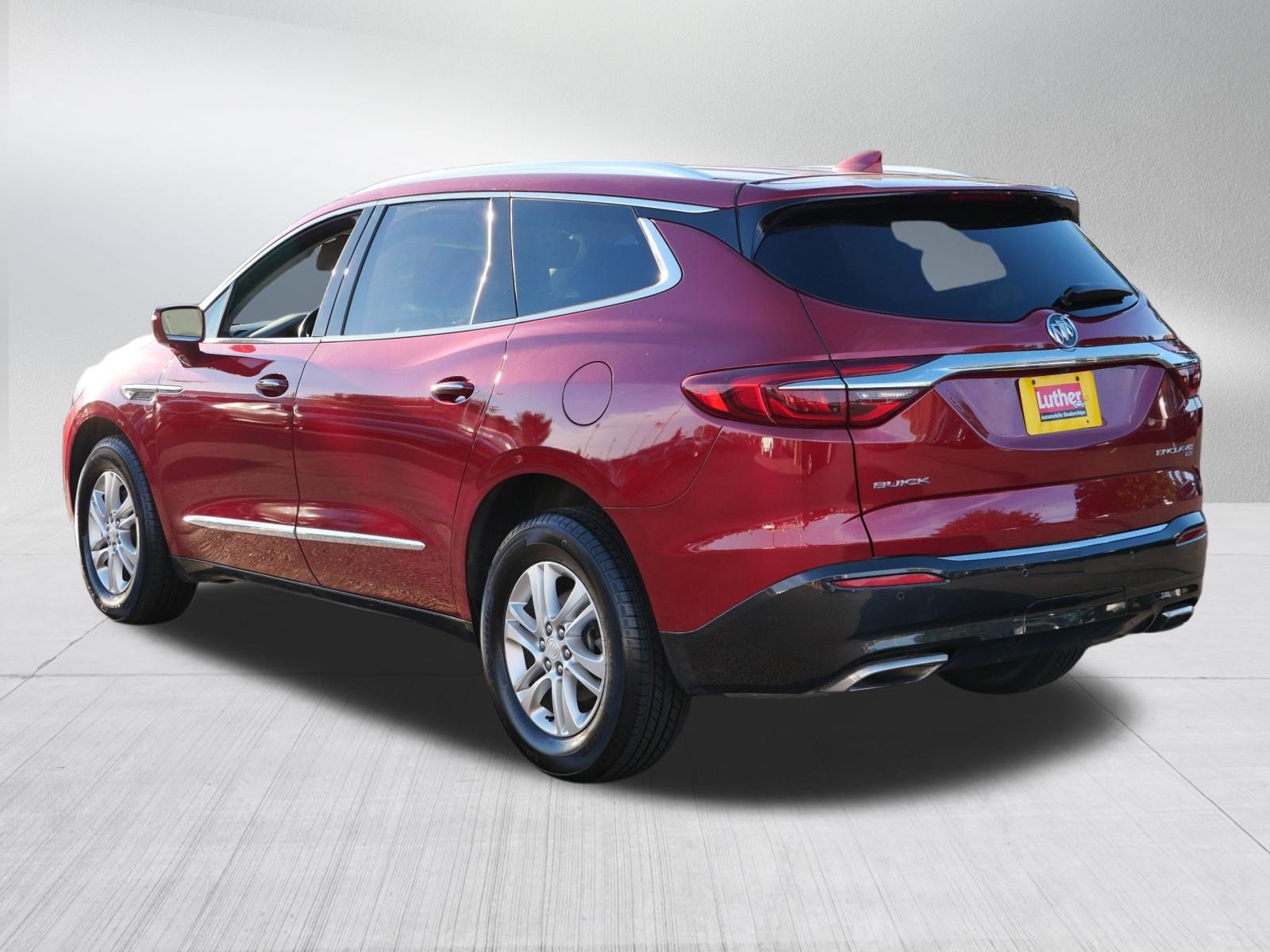 Used 2018 Buick Enclave Essence AWD/4WD image 5