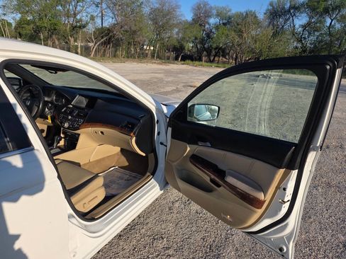 Used 2012 Honda Accord EX-L image 19