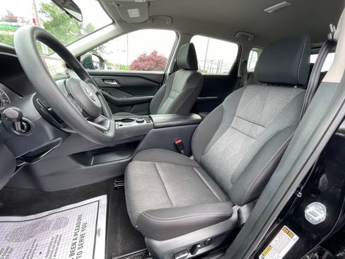 Used 2024 Nissan Rogue SV AWD/4WD image 11