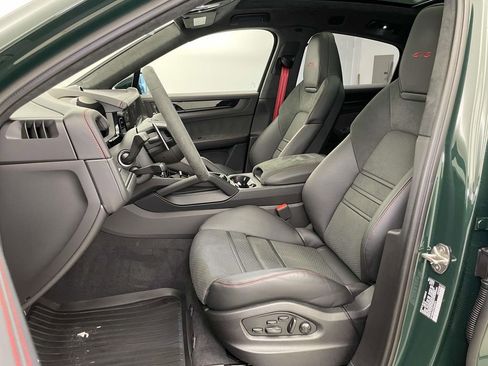 Used 2026 Porsche Cayenne GTS image 5
