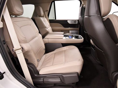 Used 2023 Lincoln Navigator Reserve w/ Equipment Group 201A AWD/4WD image 18