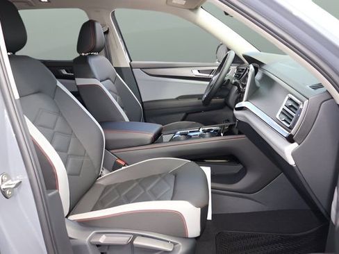 New 2026 Volkswagen Atlas Peak Edition AWD/4WD image 18