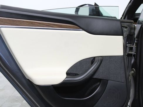 Used 2021 Tesla Model S Plaid image 24